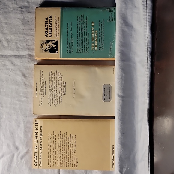 3 x vintage Agatha Christie Novels - Picture 3 of 12